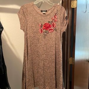 Women’s jersey knit dress size large with rose patches